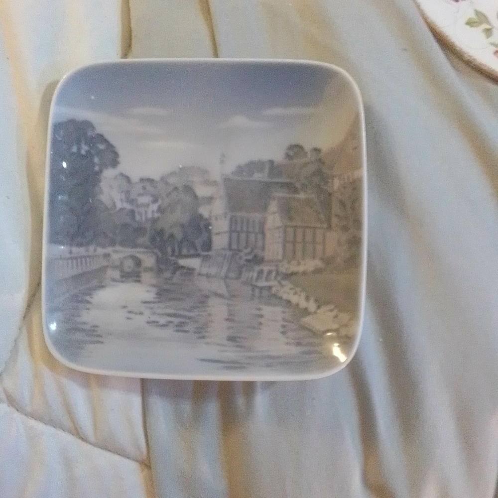 Vintage plates